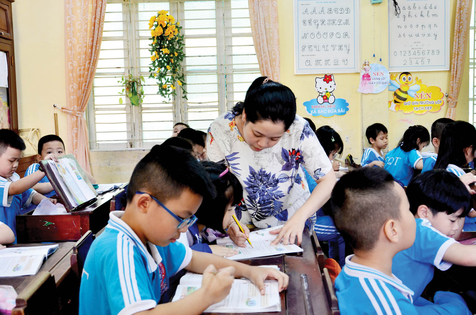 Đổi đất lấy trường học  gỡ khó bằng dám nghĩ, dám làm - Kỳ 2 Đối mặt với “rớt chuẩn”