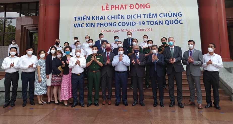 Phát động chiến dịch tiêm chủng vắc xin phòng COVID-19 toàn quốc