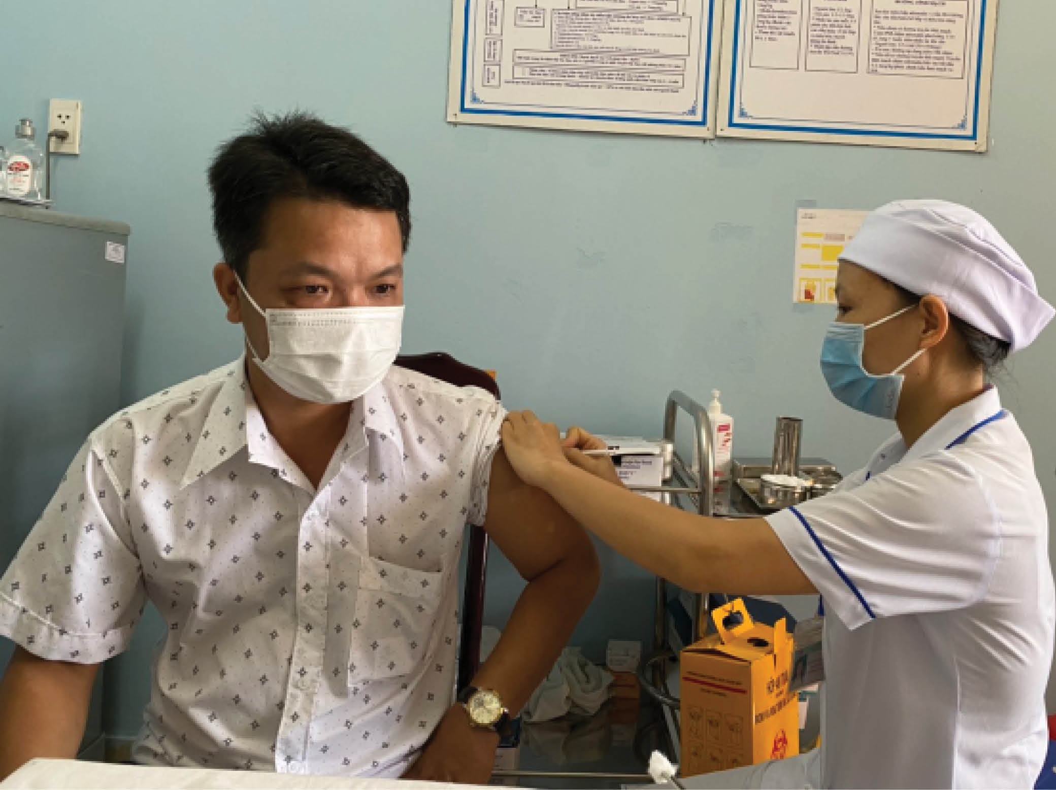 Triển khai kế hoạch tiêm chủng phòng COVID-19 lớn nhất lịch sử
