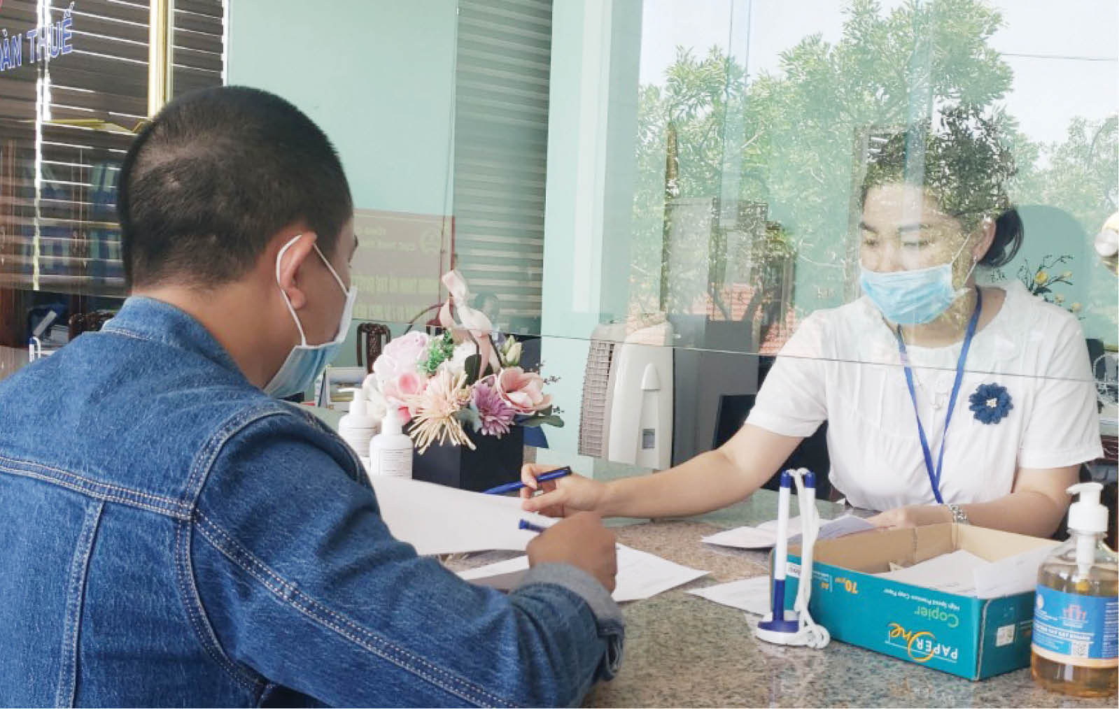 Chia sẻ khó khăn với người nộp thuế