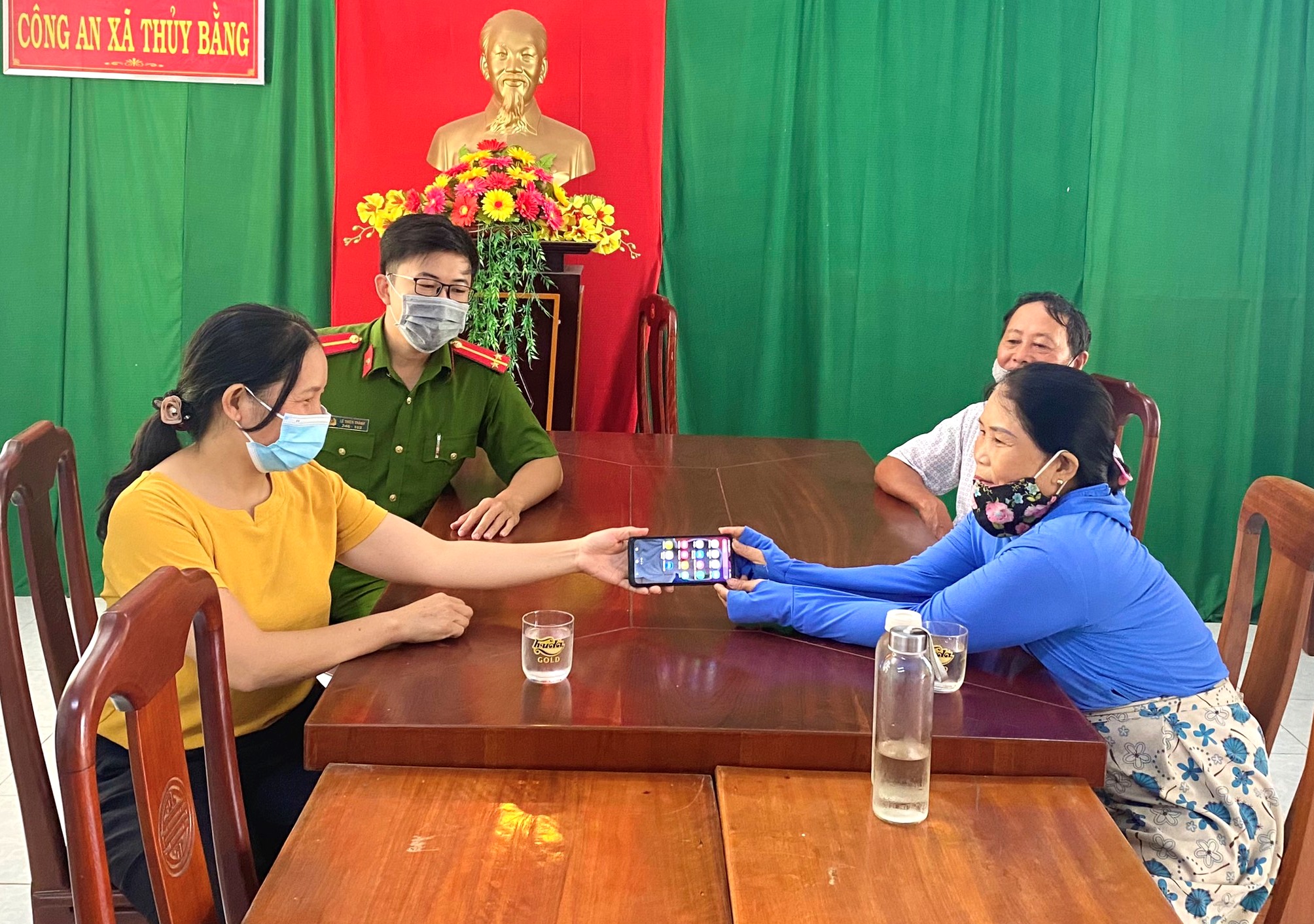 Nhặt được của rơi, trả lại người đánh mất