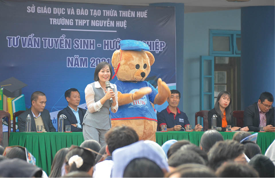 Tư vấn, giúp thí sinh hiểu rõ về ngành mới