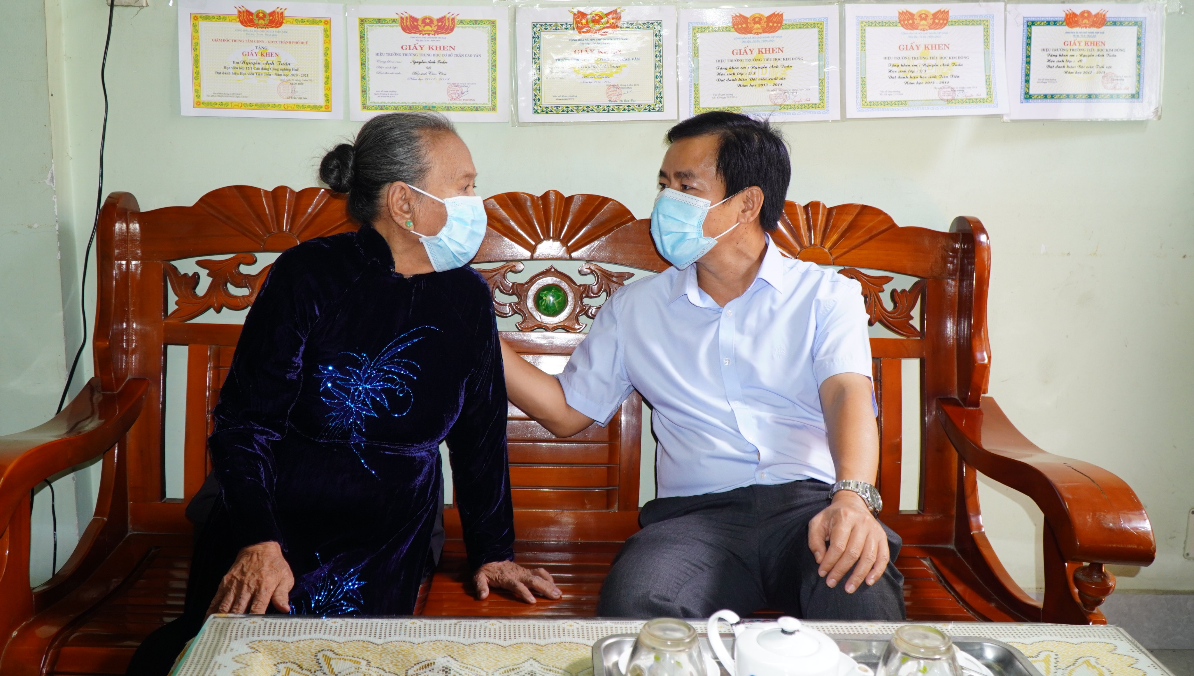 Chủ tịch UBND tỉnh Nguyễn Văn Phương thăm gia đình chính sách tiêu biểu