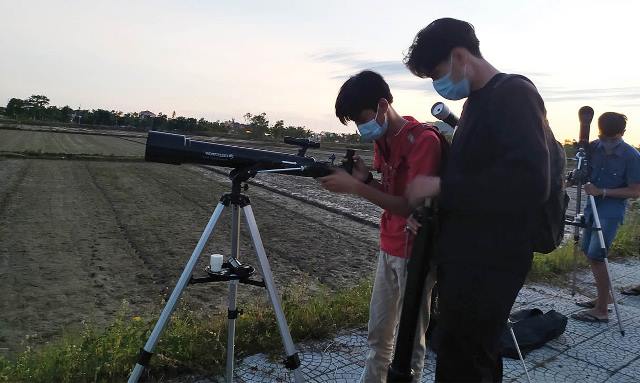 The stars “touched”