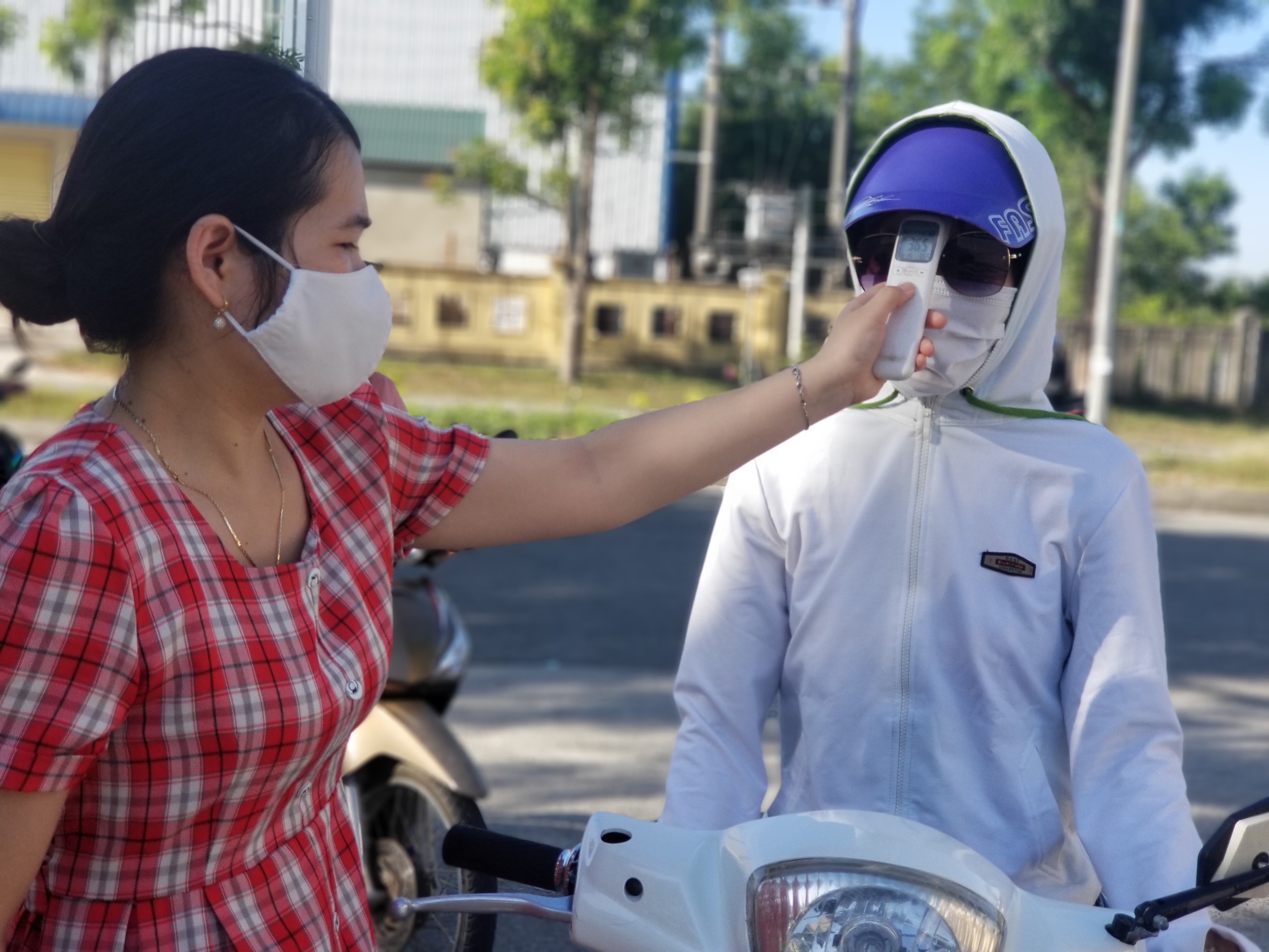 Cắt giảm kinh phí và tiết kiệm chi thường xuyên để bổ sung nguồn phòng, chống dịch COVID-19