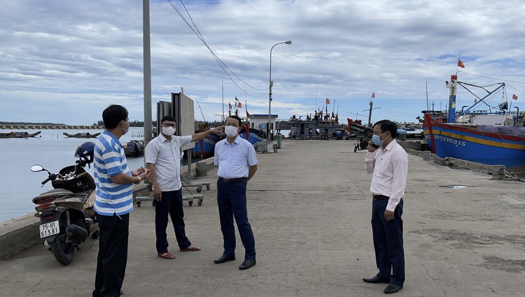 Kiểm tra công tác phòng, chống dịch COVID- 19 tại Ga Huế và Cảng cá Thuận An