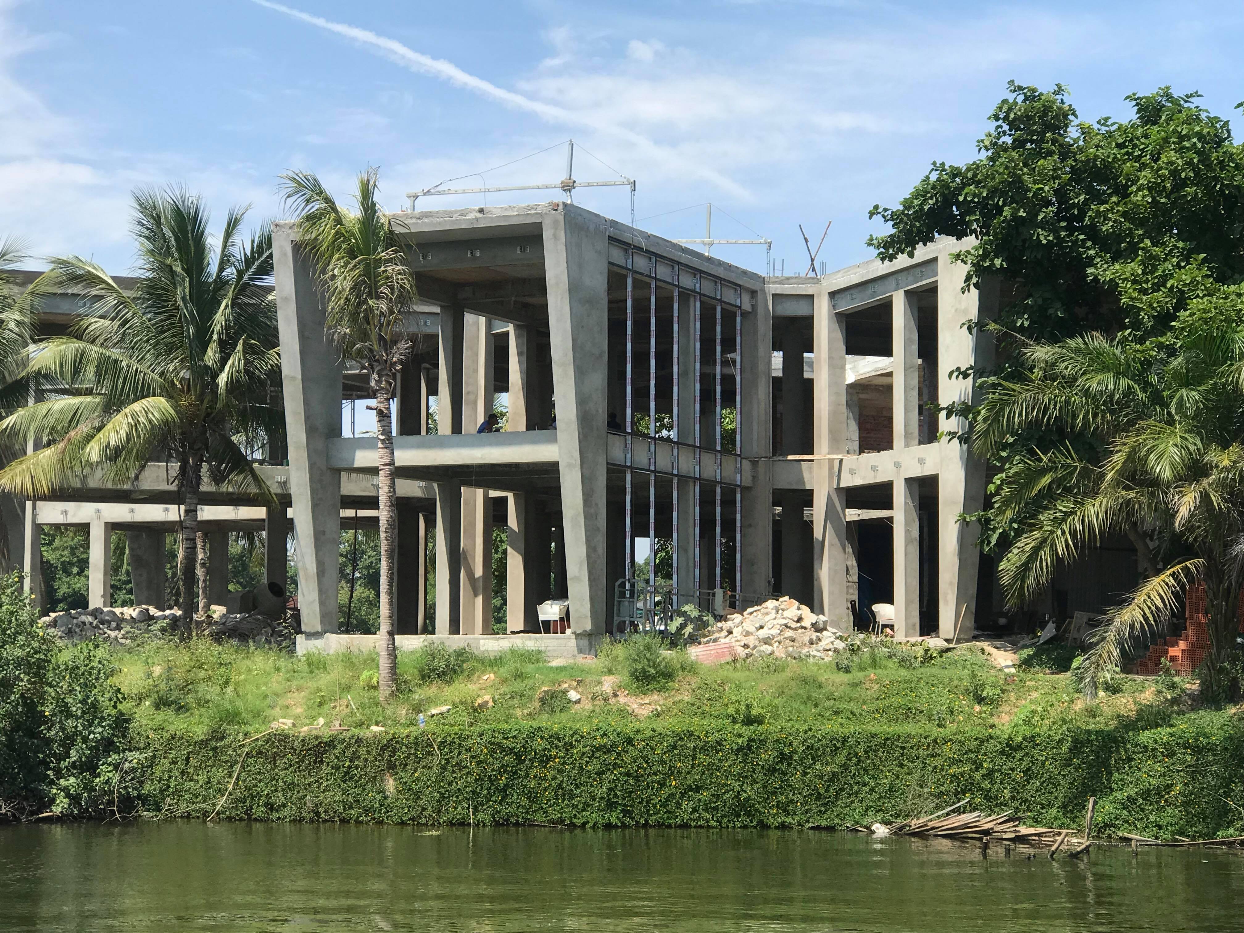 Xem xét thu hồi đất của công trình phá vỡ cảnh quan sông Hương