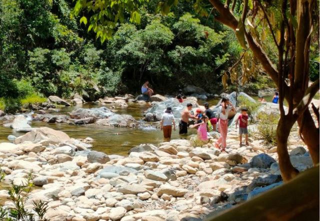 Appointing to meet at A Lin stream