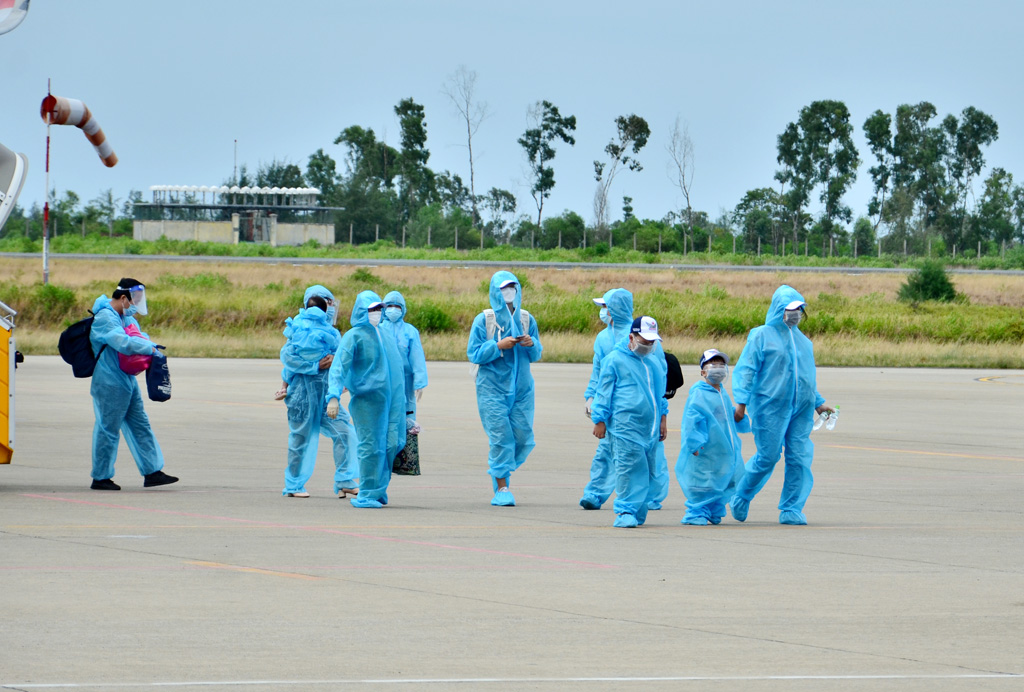 Đón 240 công dân về Huế thực hiện cách ly thu phí tại khách sạn