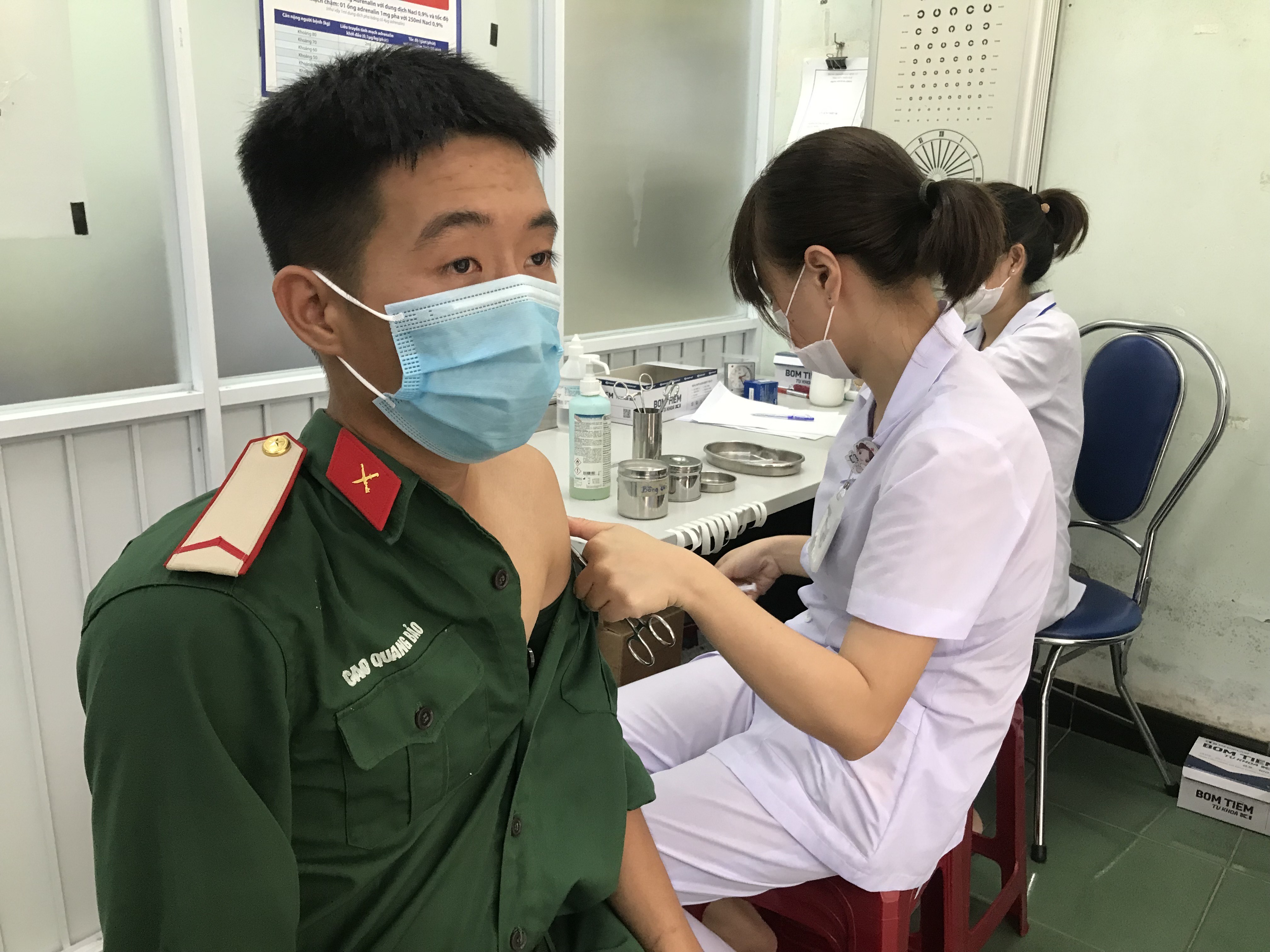 208 cán bộ, chiến sĩ tiêm vắc xin COVID - 19 mũi thứ 2