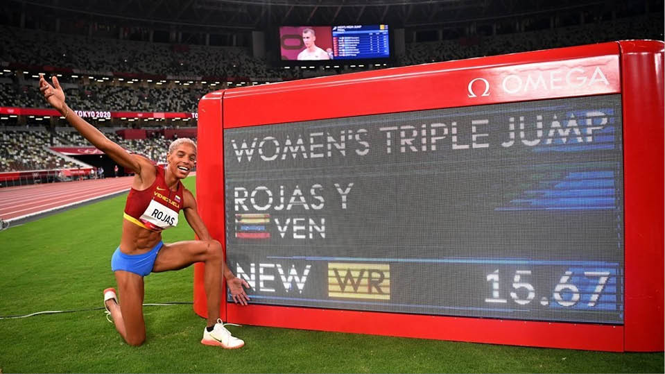 Hơn cả tấm huy chương là kỷ lục