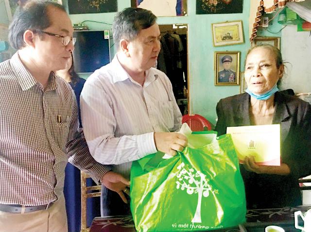 An lòng nạn nhân chất độc da cam