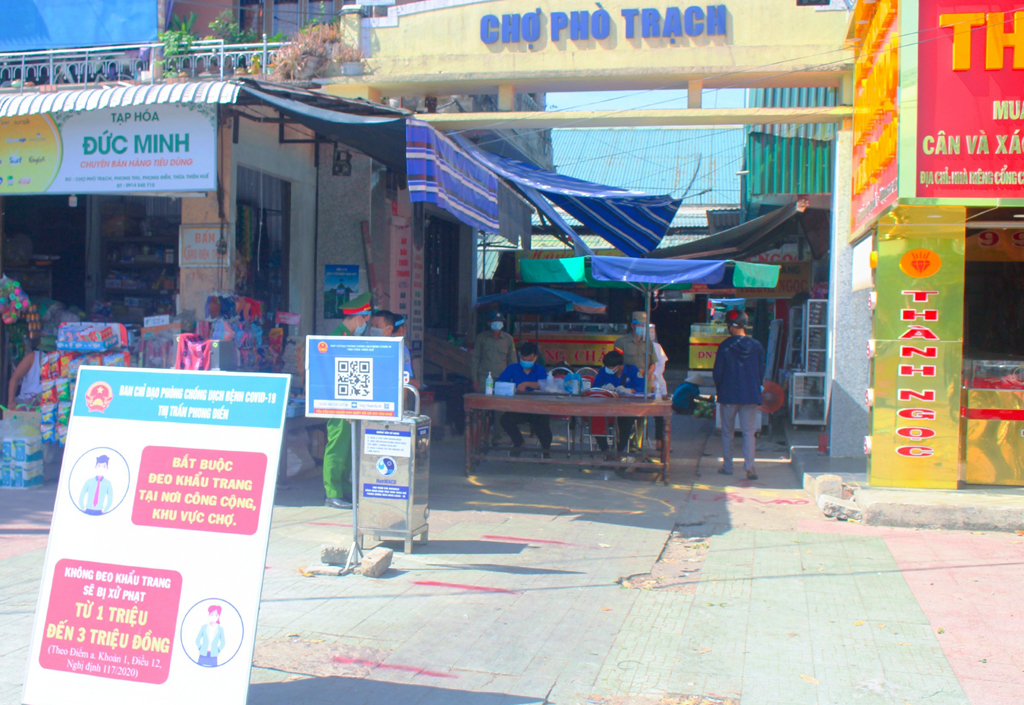 Phong Điền Tuân thủ giãn cách để phòng, chống dịch COVID-19