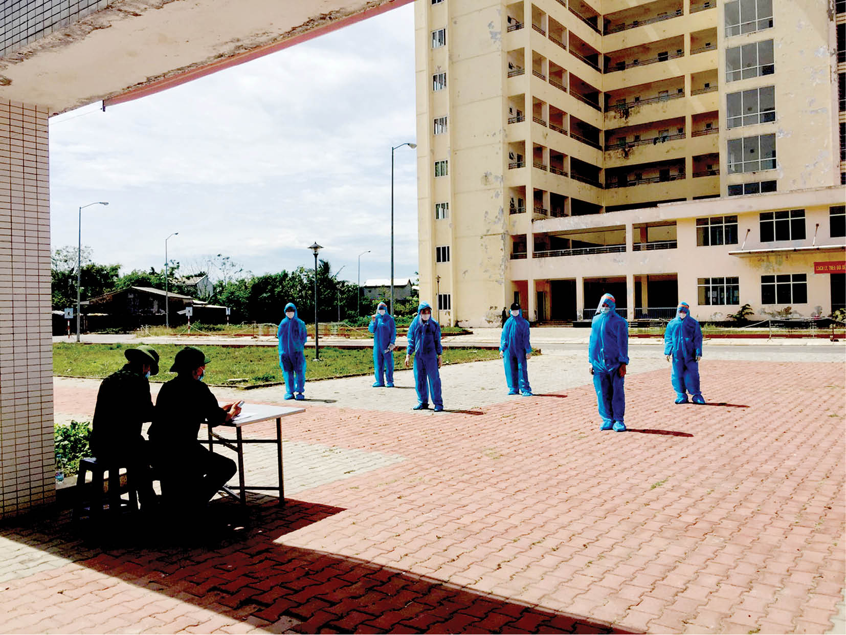 Bớt nông cạn, vơi nỗi đau