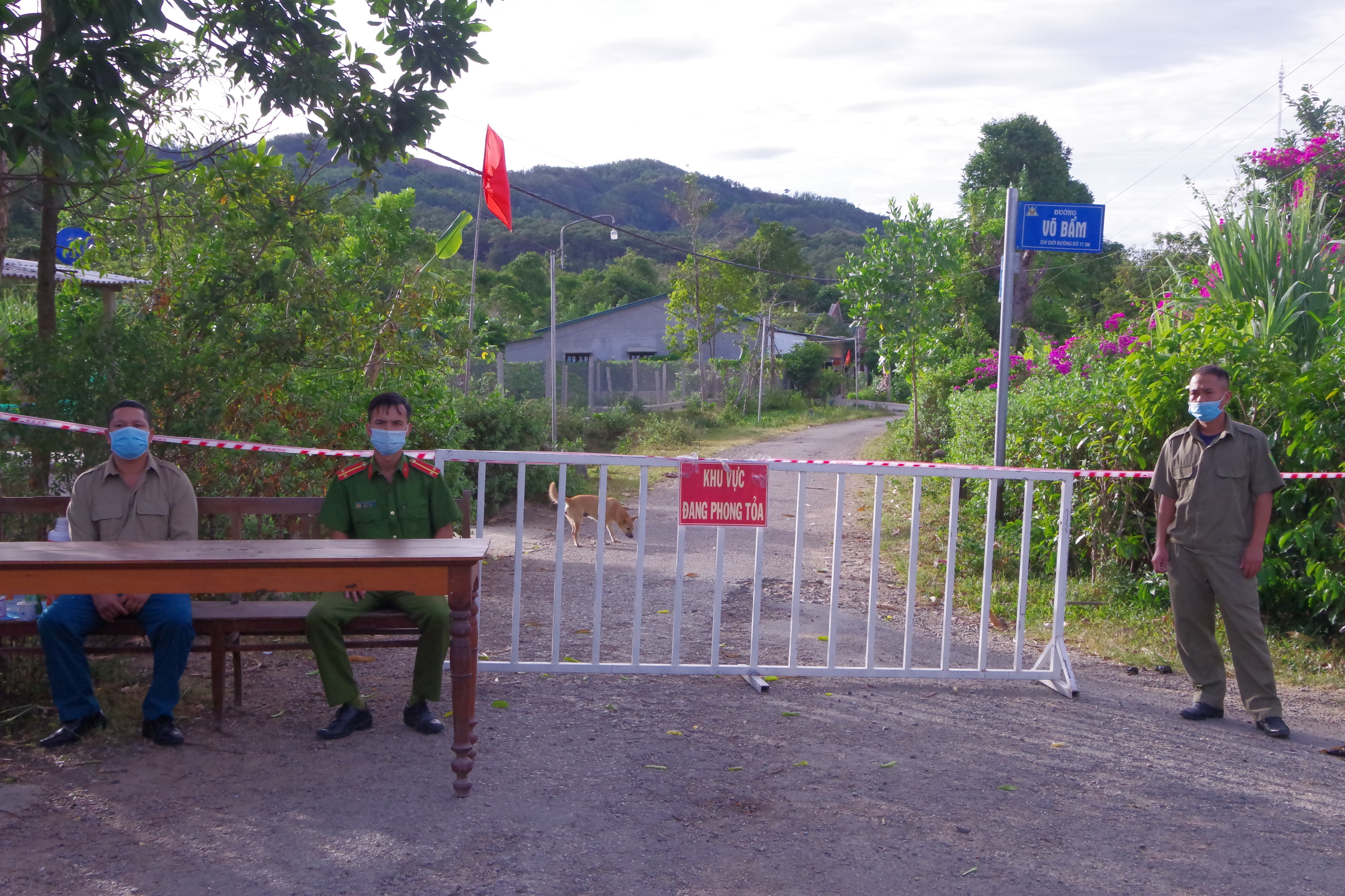 Giãn cách xã hội thị trấn A Lưới để phòng, chống dịch