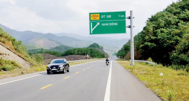 Thông đường đến sân bay Phú Bài