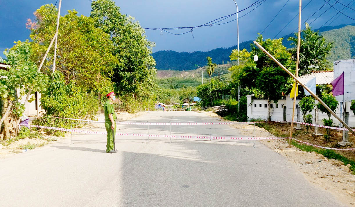 Thực hiện giãn cách xã hội theo Chỉ theo 15 tại xã Thượng Long