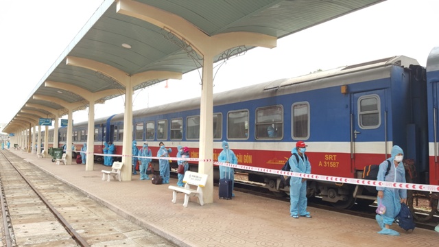 Tạm dừng toàn bộ tàu khách trên tất cả các tuyến đường sắt từ 25 8