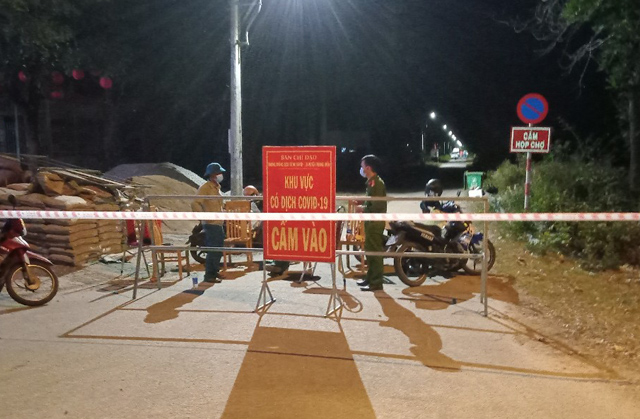 Phong Điền Xử phạt 2 trường hợp cách ly y tế tại nhà nhưng vẫn đi làm