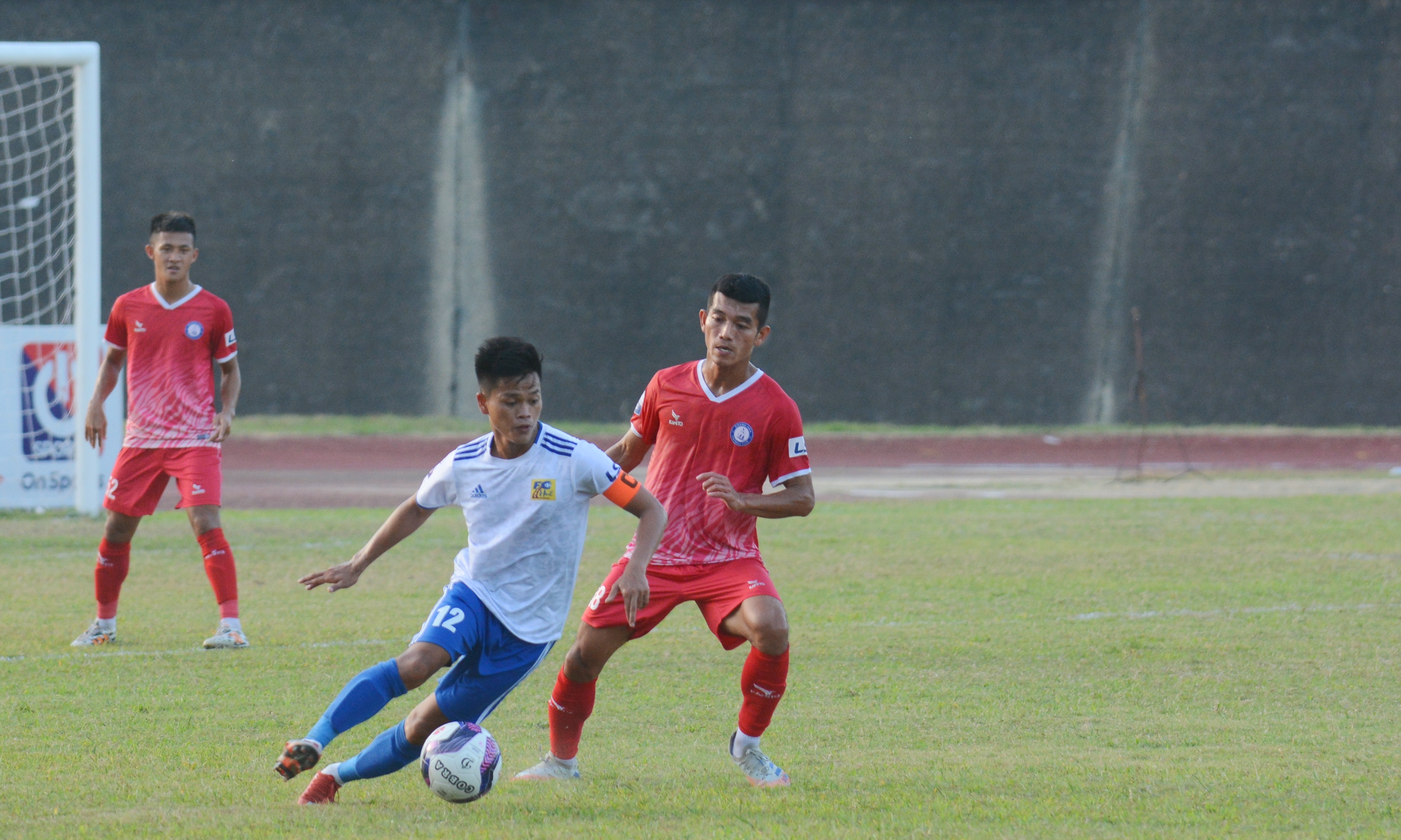 Dừng thi đấu phần còn lại các giải bóng đá chuyên nghiệp 2021