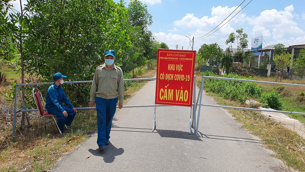 Dỡ bỏ giãn cách xã hội đối với thị trấn Phong Điền