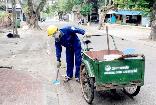 Vứt rác khẩu trang bừa bãi dễ lây lan dịch bệnh