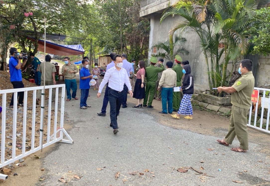 Dỡ bỏ giãn cách xã hội đối với thị trấn A Lưới