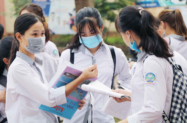Hơn 45 thí sinh điều chỉnh nguyện vọng đăng ký xét tuyển đại học, cao đẳng