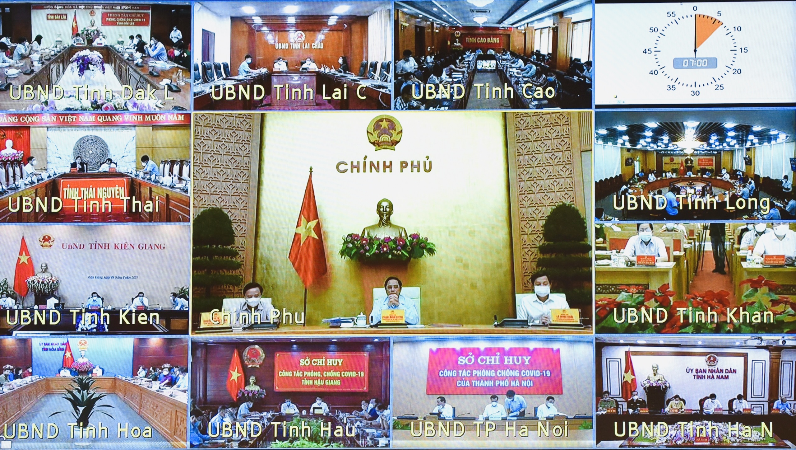 Các địa phương thực hiện giãn cách và tăng cường giãn cách xã hội phải hoàn thành xét nghiệm toàn dân trước 15 9