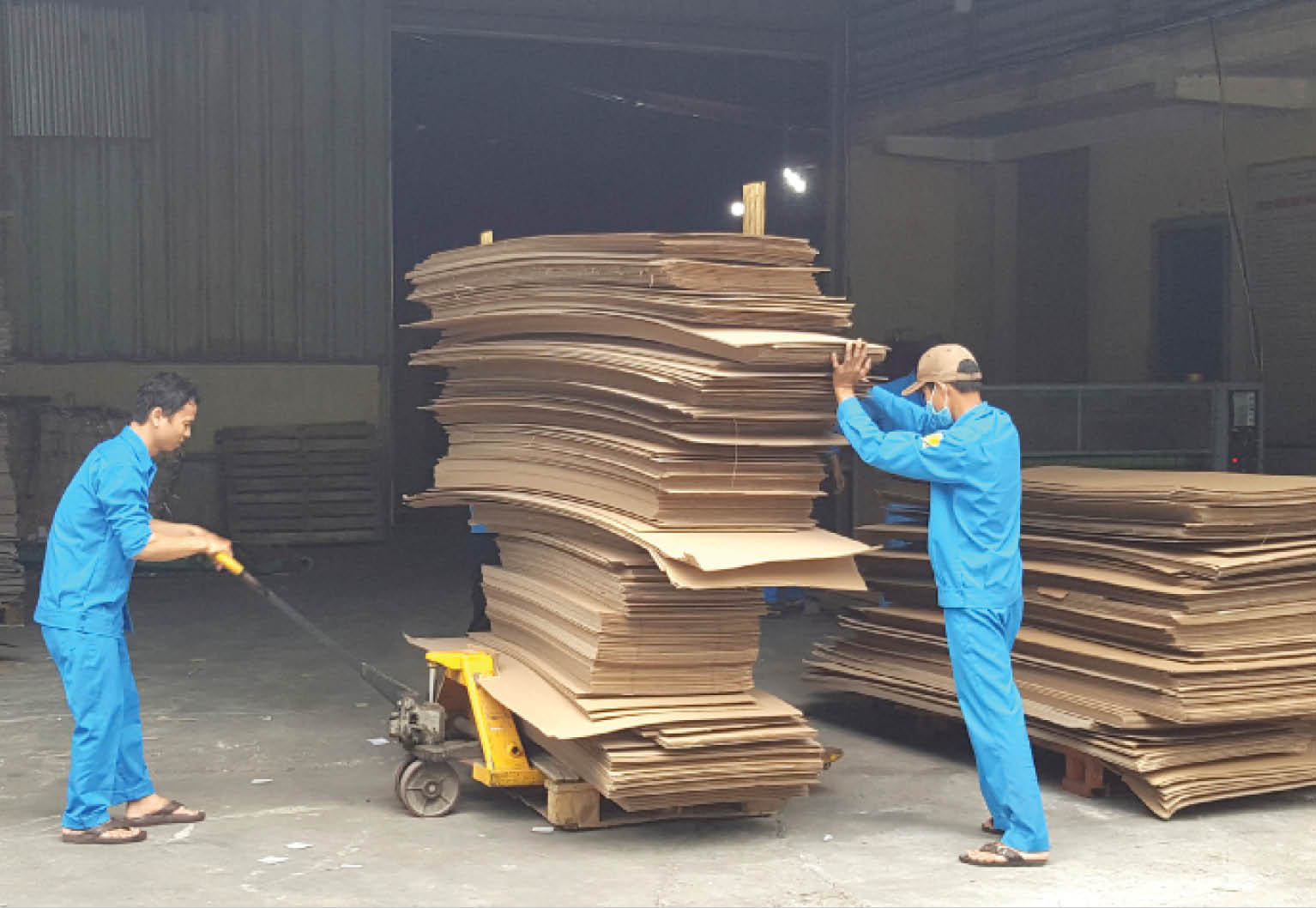 Tạo điều kiện tốt nhất để người trở về từ vùng dịch có việc làm tại quê hương