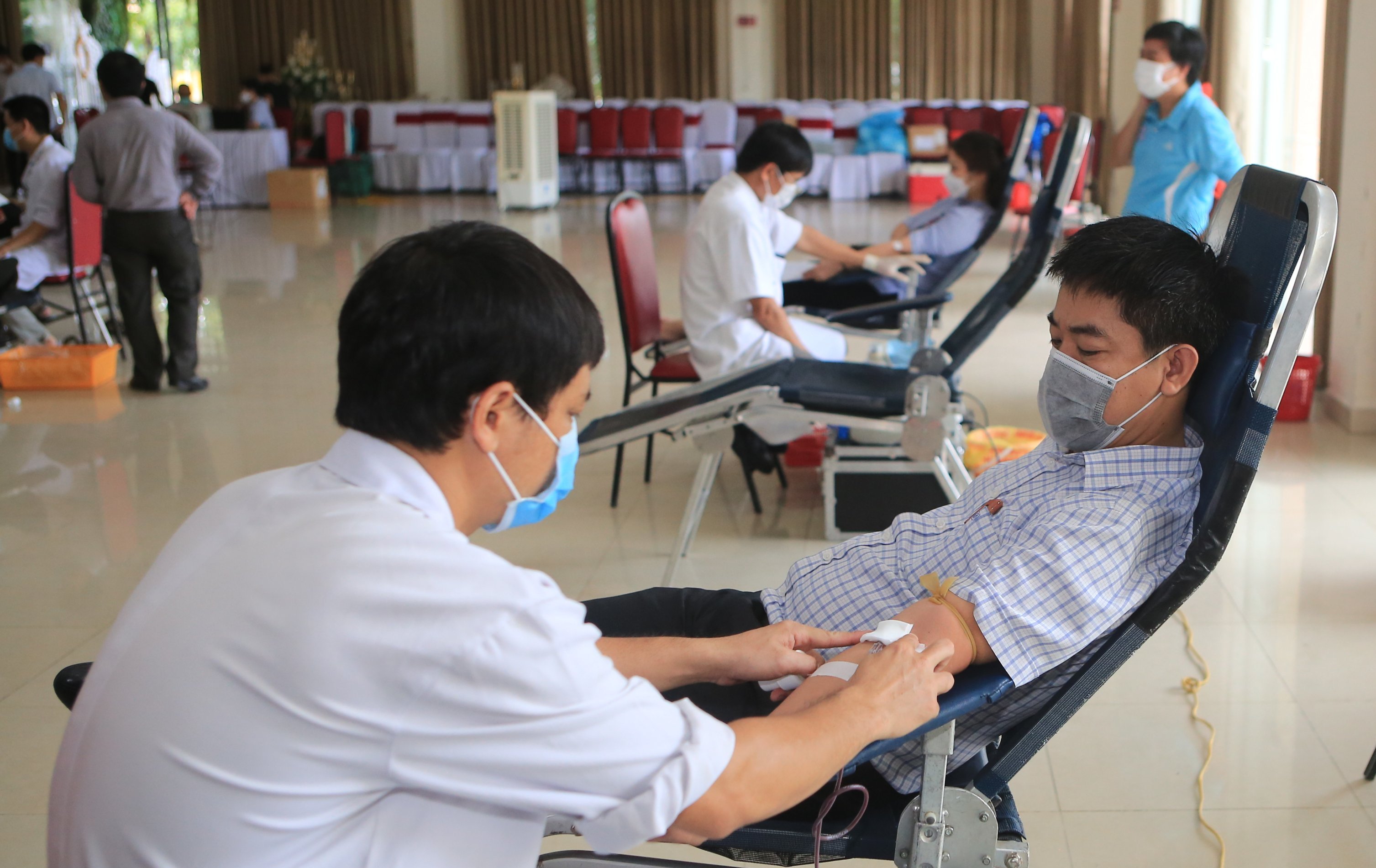 “Hiến máu cứu người - Đừng ngại COVID-19”