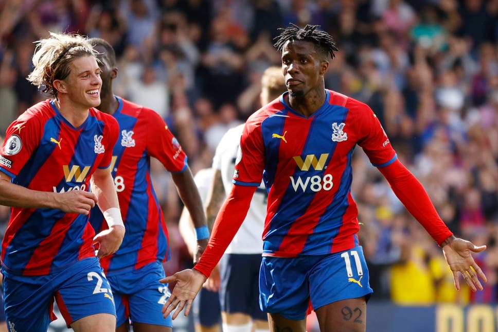 Chơi thiếu người, Gà trống lần đầu nhận trái đắng