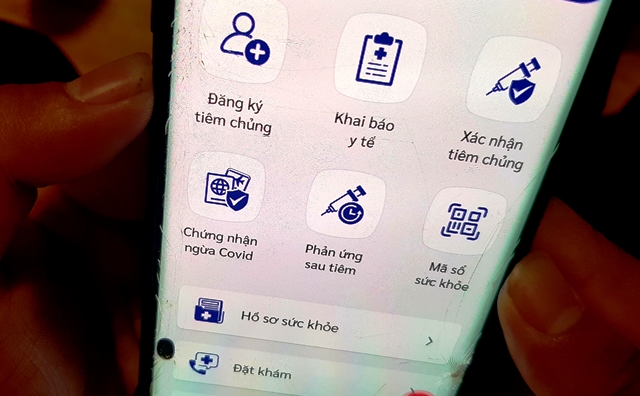 Chậm cập nhật chứng nhận tiêm vắc xin qua app, vì sao