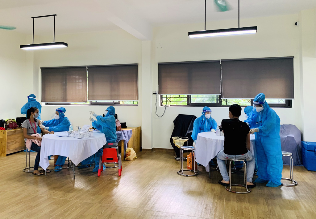 Vừa chống dịch, vừa sản xuất