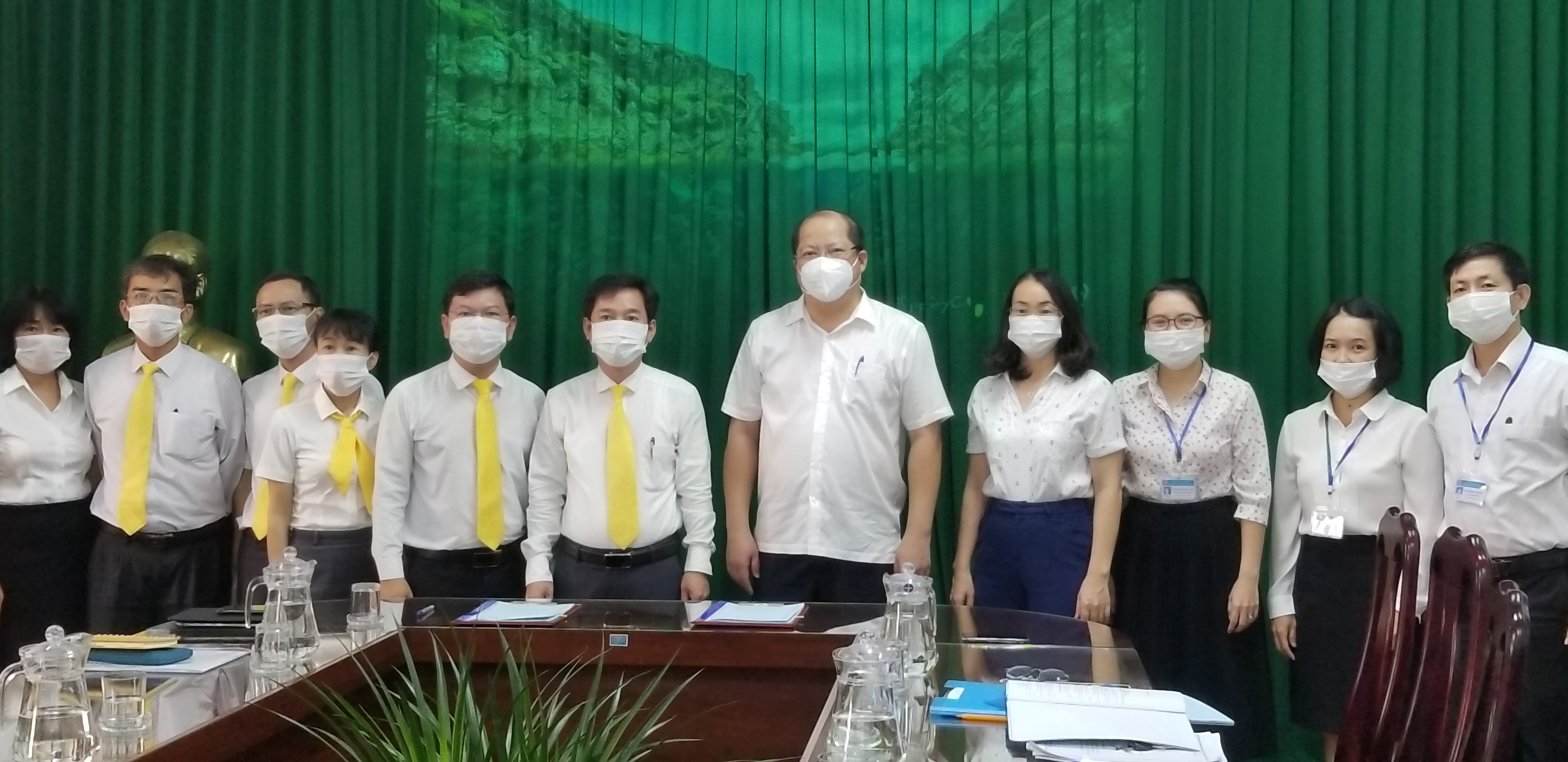 Ký kết chi trả trợ cấp ưu đãi người có công qua bưu điện