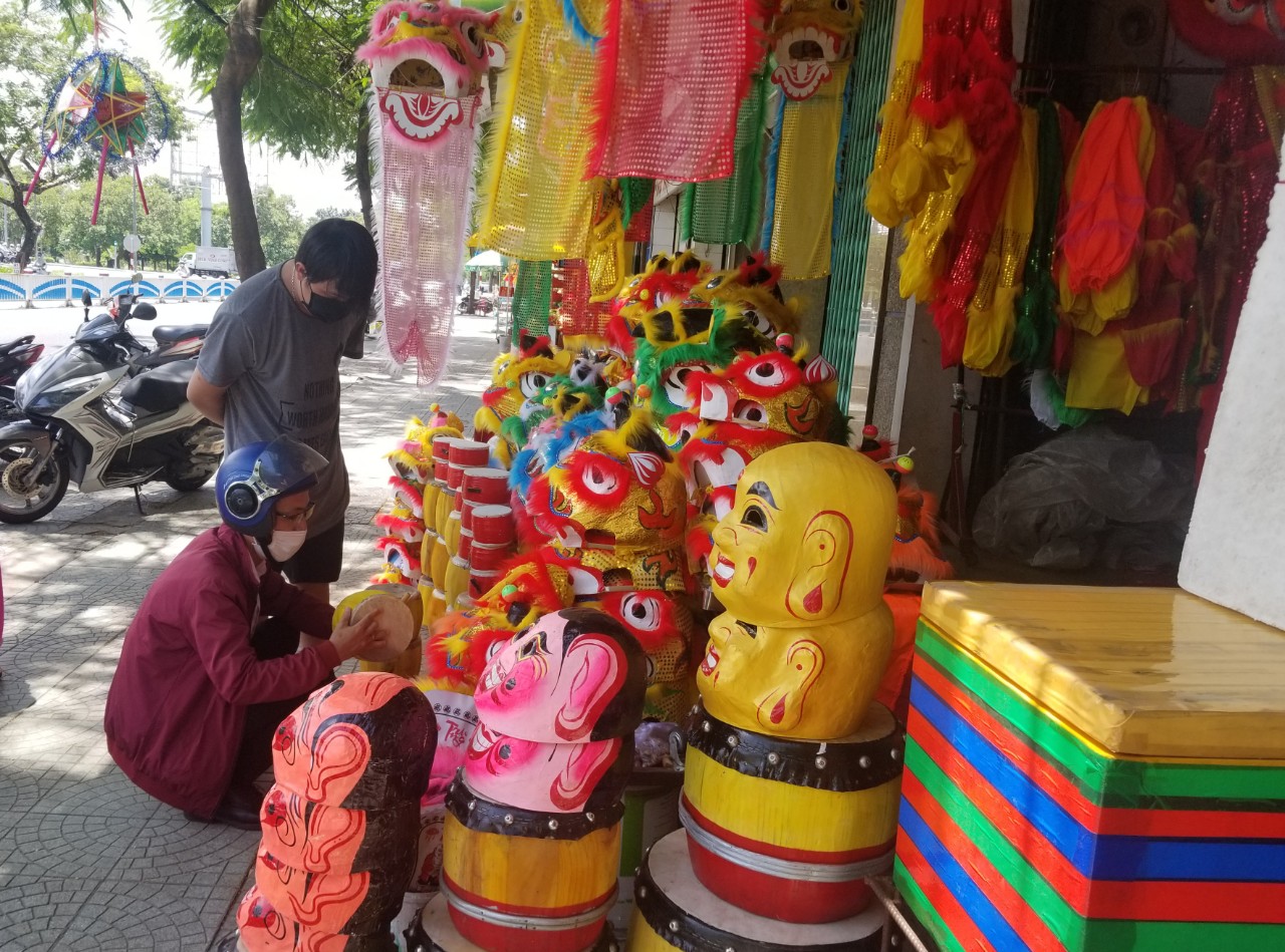 Thị trường bánh và đồ chơi trung thu Ảm đạm mùa COVID