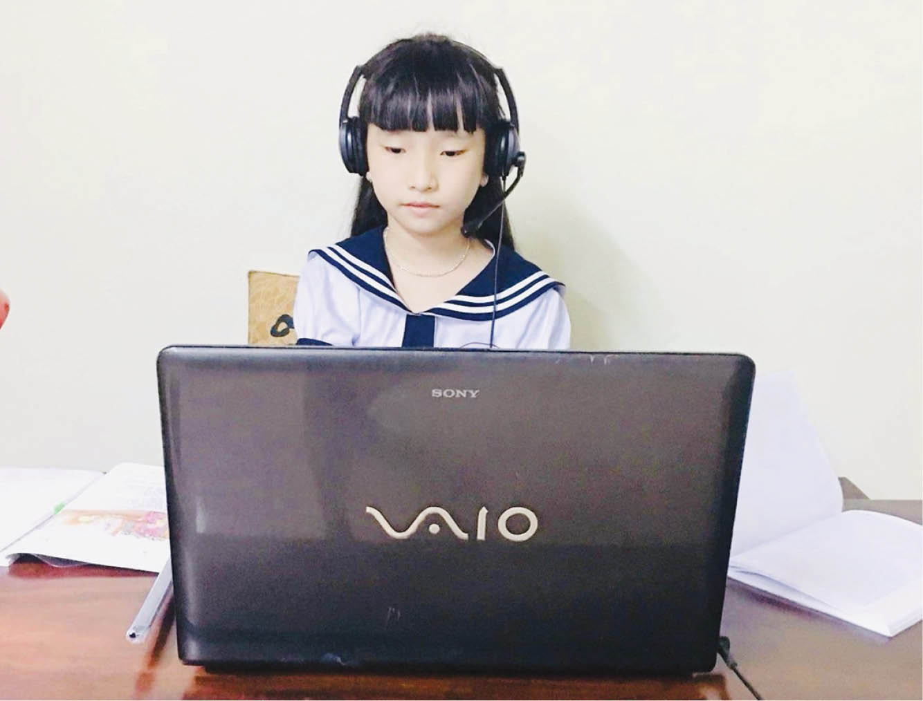 Tiềm ẩn nguy cơ về an toàn điện khi trẻ học online