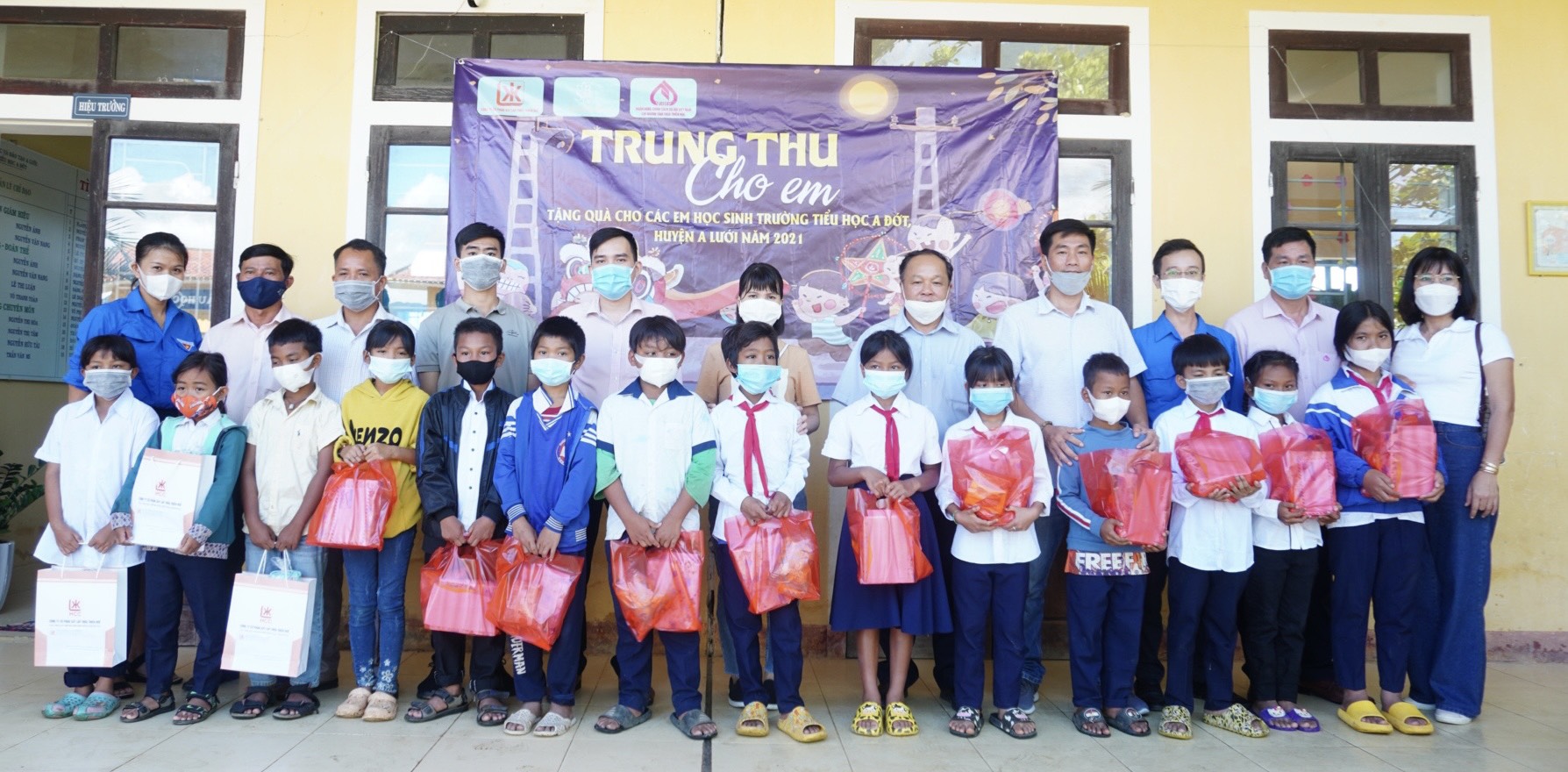 Trung thu ấm áp cho học sinh A Đớt