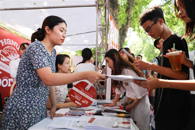 Bộ Giáo dục và Đào tạo Điểm chuẩn tăng là hiện tượng bình thường