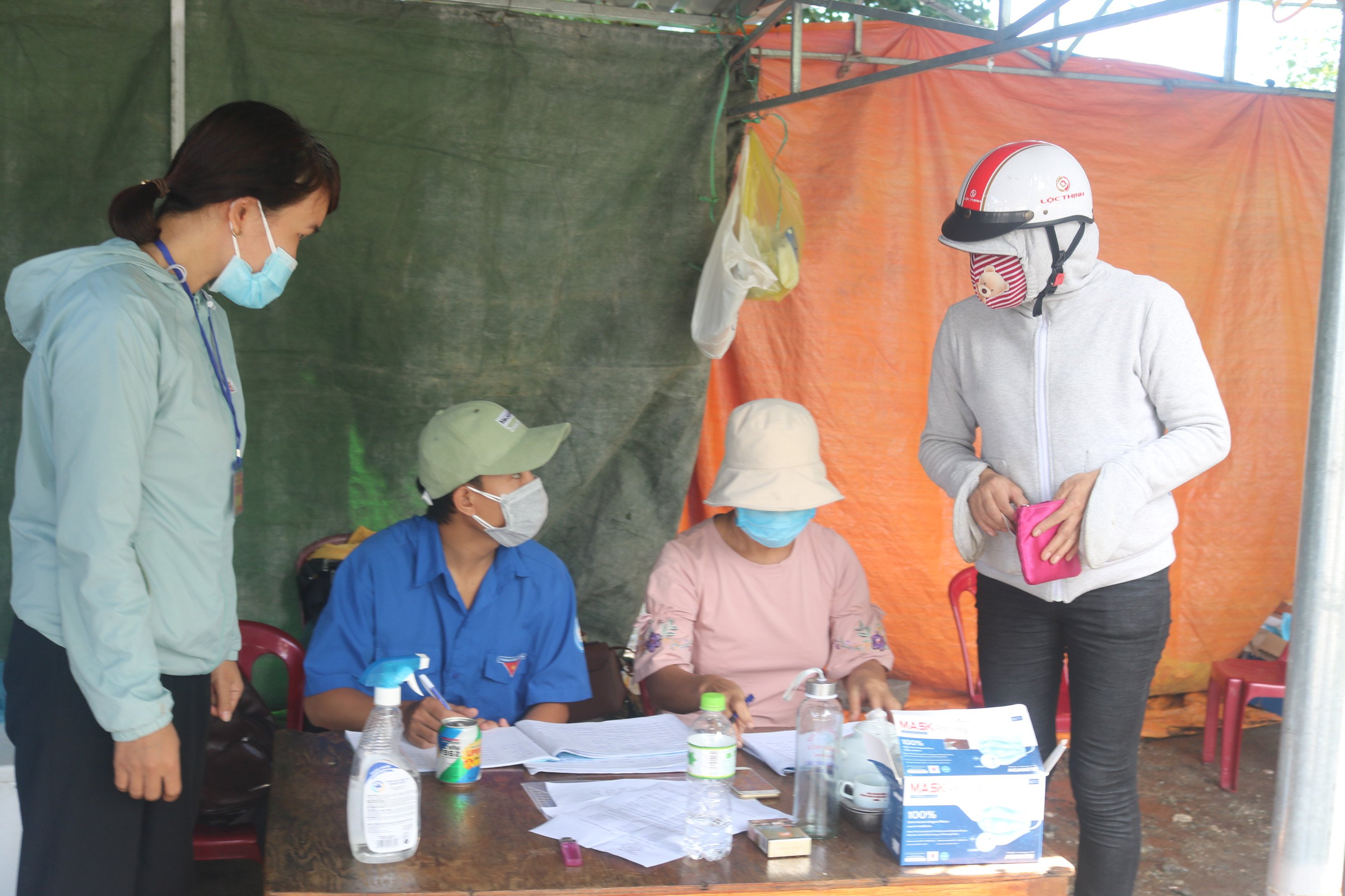 Ghi nhận thêm 10 ca COVID-19