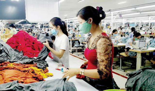 Níu chân lao động lâu dài