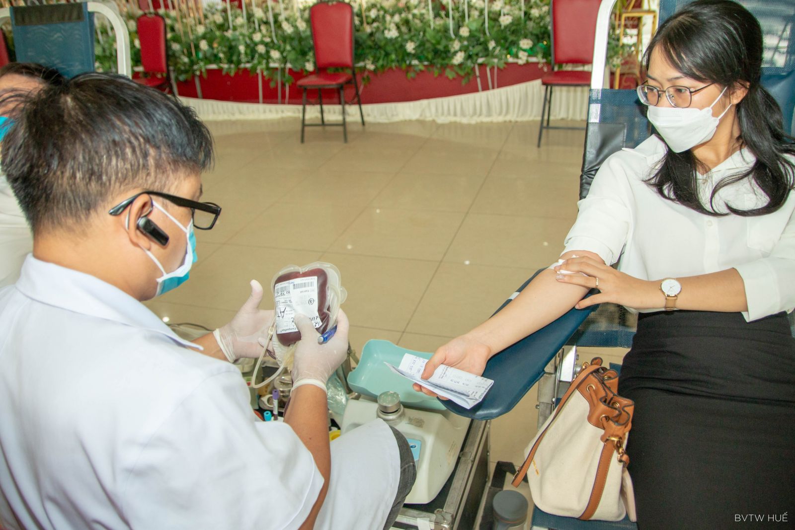 Ở đâu có người tình nguyện hiến máu, ở đó có xe chuyên dụng tiếp nhận máu