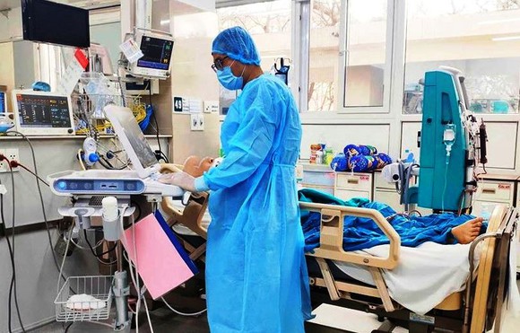 Sáng 24 9 Hơn 1 000 ca COVID-19 nặng đang thở máy và ECMO