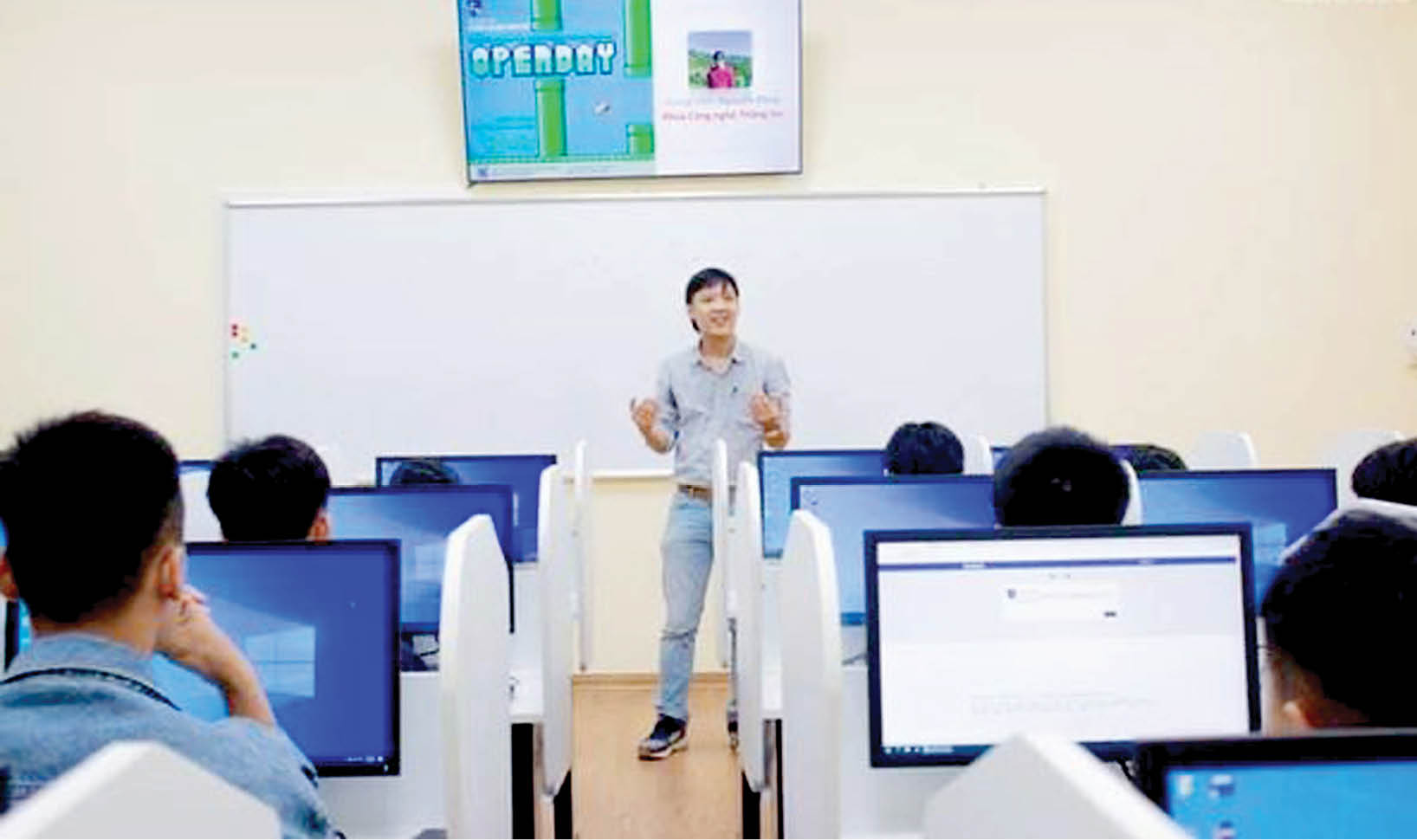 Nên có cử nhân tin học ngành giáo dục