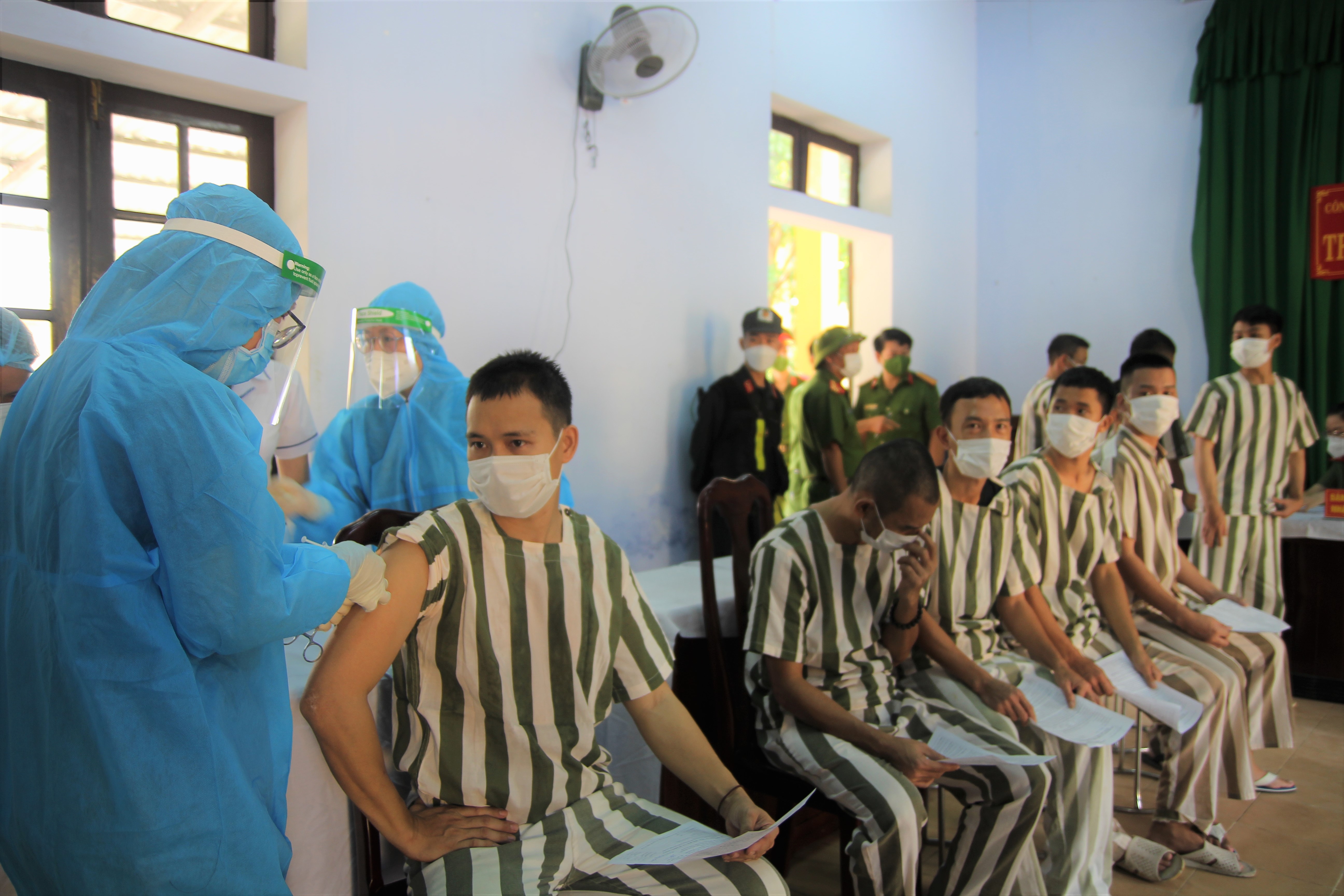 530 can phạm, phạm nhân được tiêm vắc xin ngừa COVID - 19