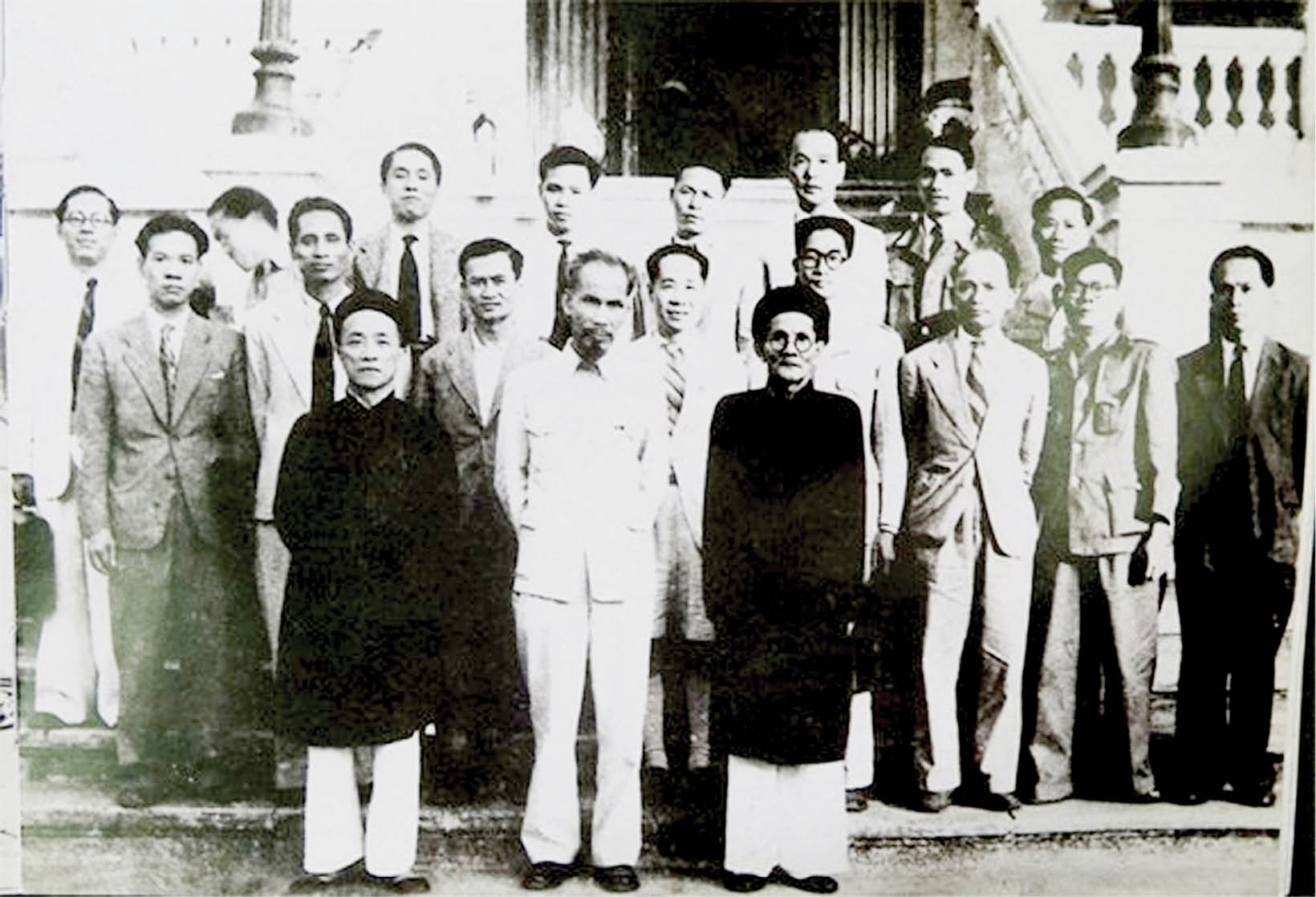 Buổi diện kiến đầu tiên giữa Hồ Chủ tịch và cụ Huỳnh Thúc Kháng