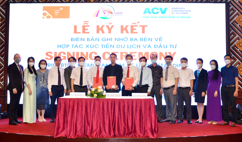 Cooperating and promoting to open direct flights from South Korea to Hue and vice versa