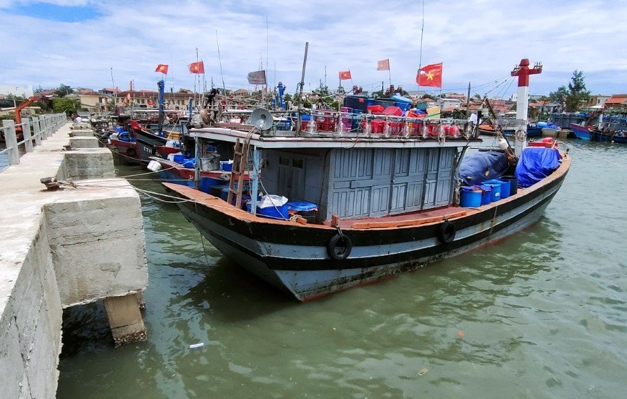 Chủ động ứng phó với diễn biến phức tạp của bão số 8