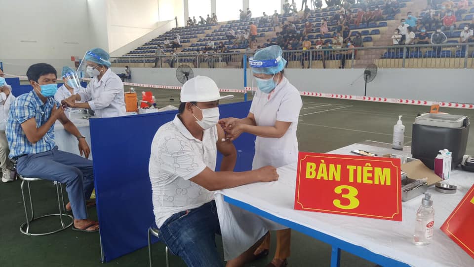 Ghi nhận thêm 2 F0, tăng tốc tiêm vắc-xin phòng COVID-19