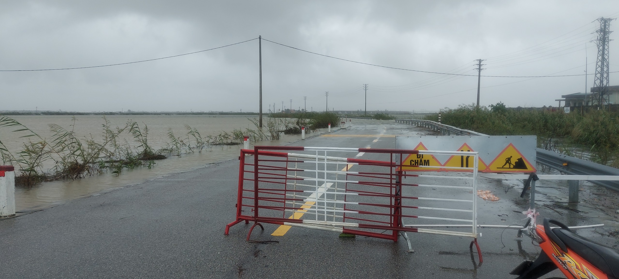 TP Huế tổ chức phương án sơ tán dân vùng có nguy cơ lũ quét, sạt lở